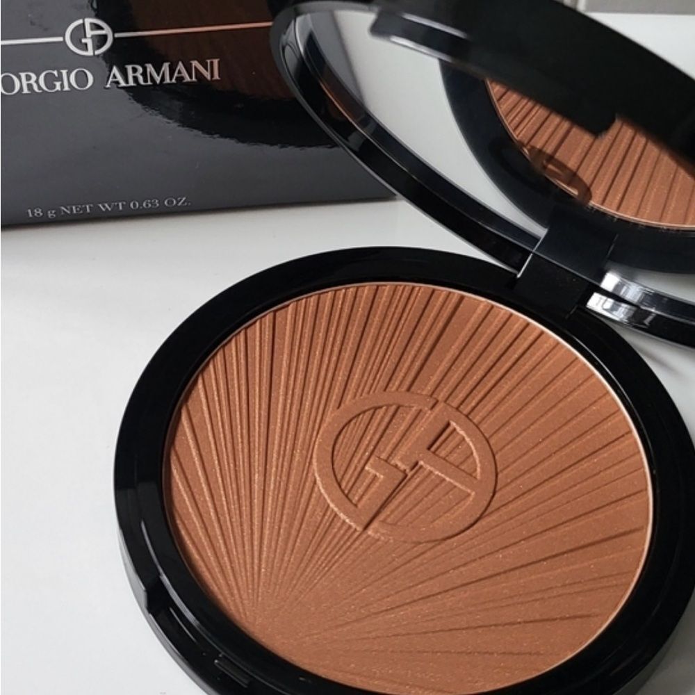 New Giorgio Armani Luminous Silk Creamy Bronzing Powder 110
